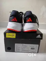 Adidas men shoe size (8) new