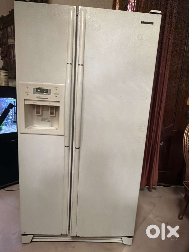 DOUBLE DOOR FRIDGE
