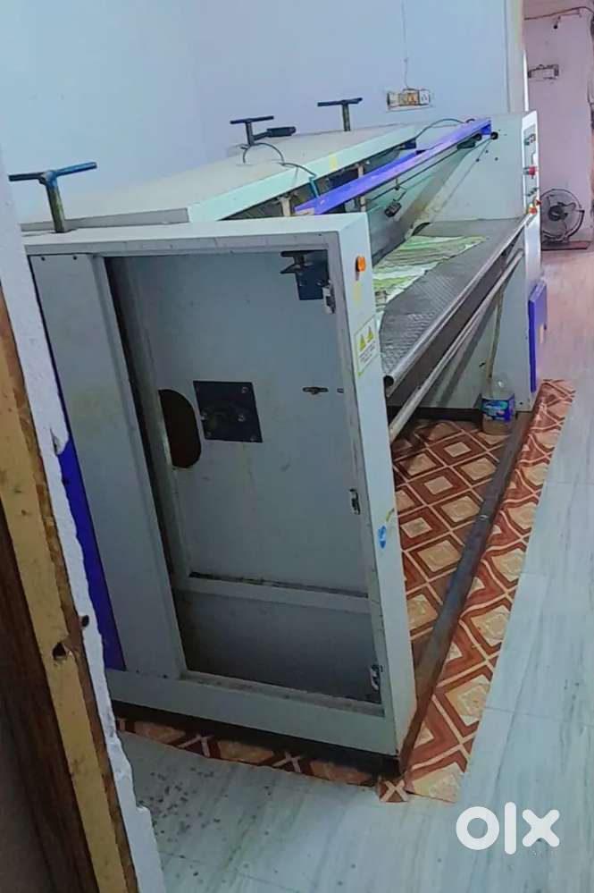 Saree rolling machine