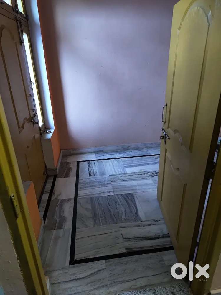 2nd floor good location