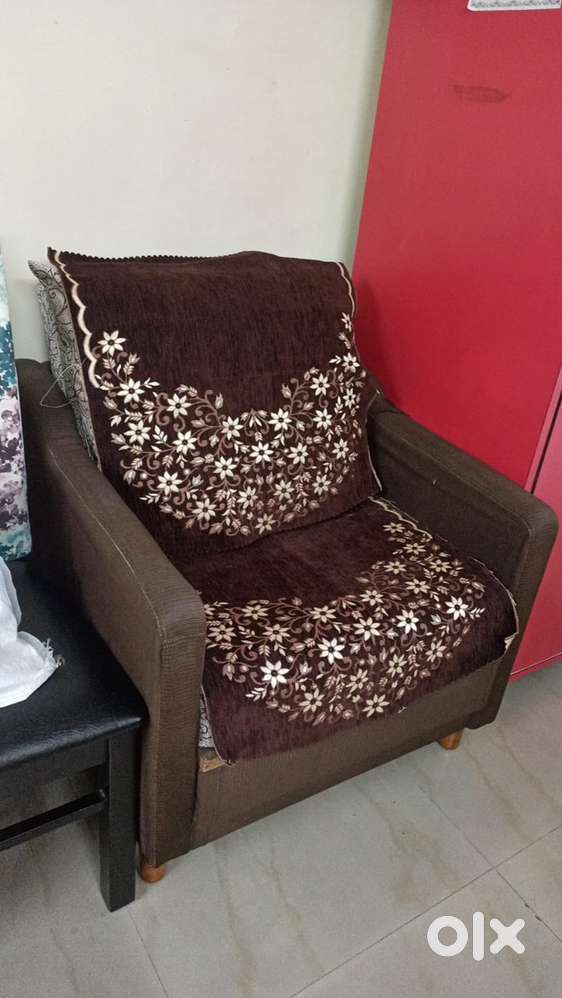 Sofa 6 feet with chair