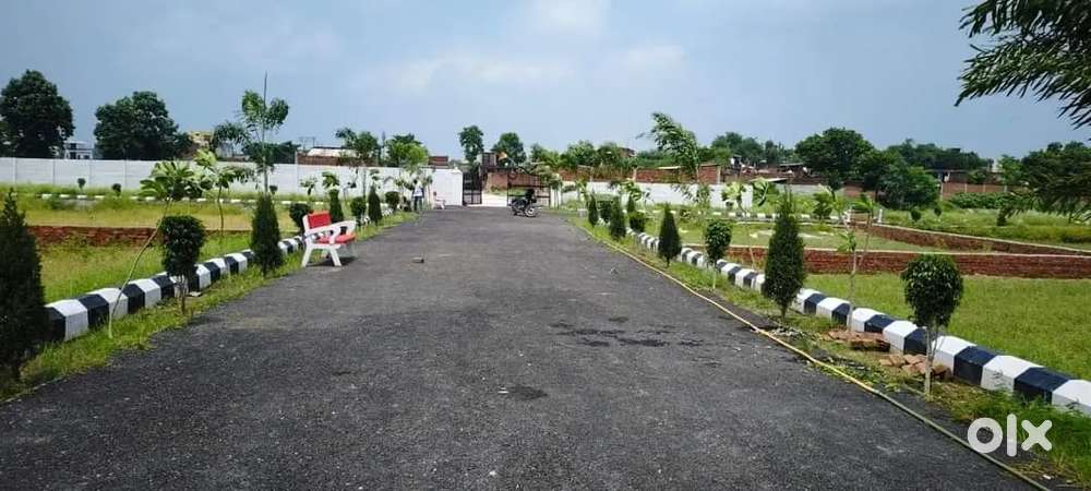 Sultanpur road per 1250sqft ka plot approved society me rajisrti fri