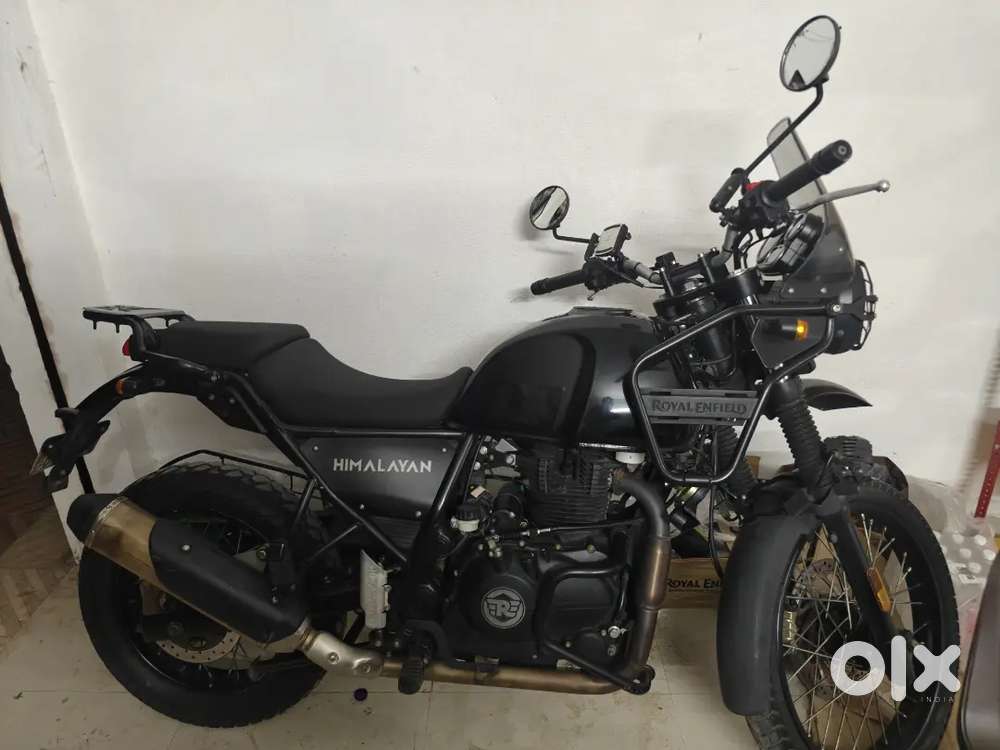 Royal enfield himalayan 411 ..good condition showroom track
