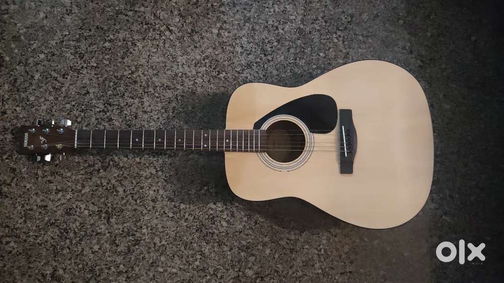 Yamaha F280 Acoustic Rosewood Guitar, Natural