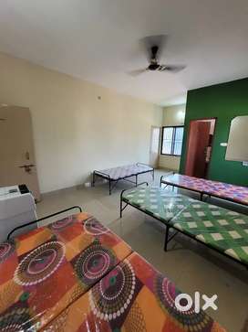 Best Girls PG Near KIIT & Infocity – Luxury & Budget-Friendly.
