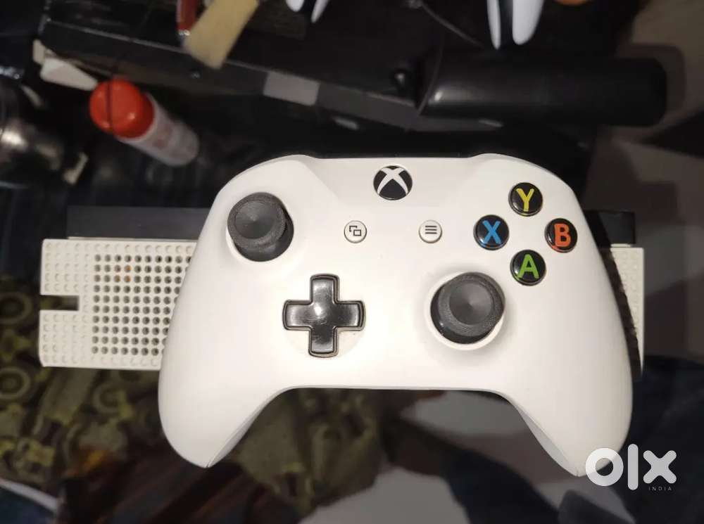 Xbox one s( 1tb )