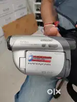 This is a handycam of sony  DCR-DVD605 no led working