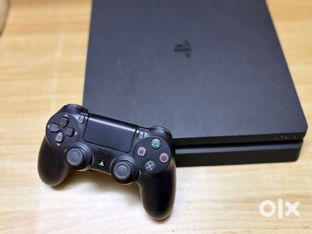 PS4 Slim 1TB with five Games