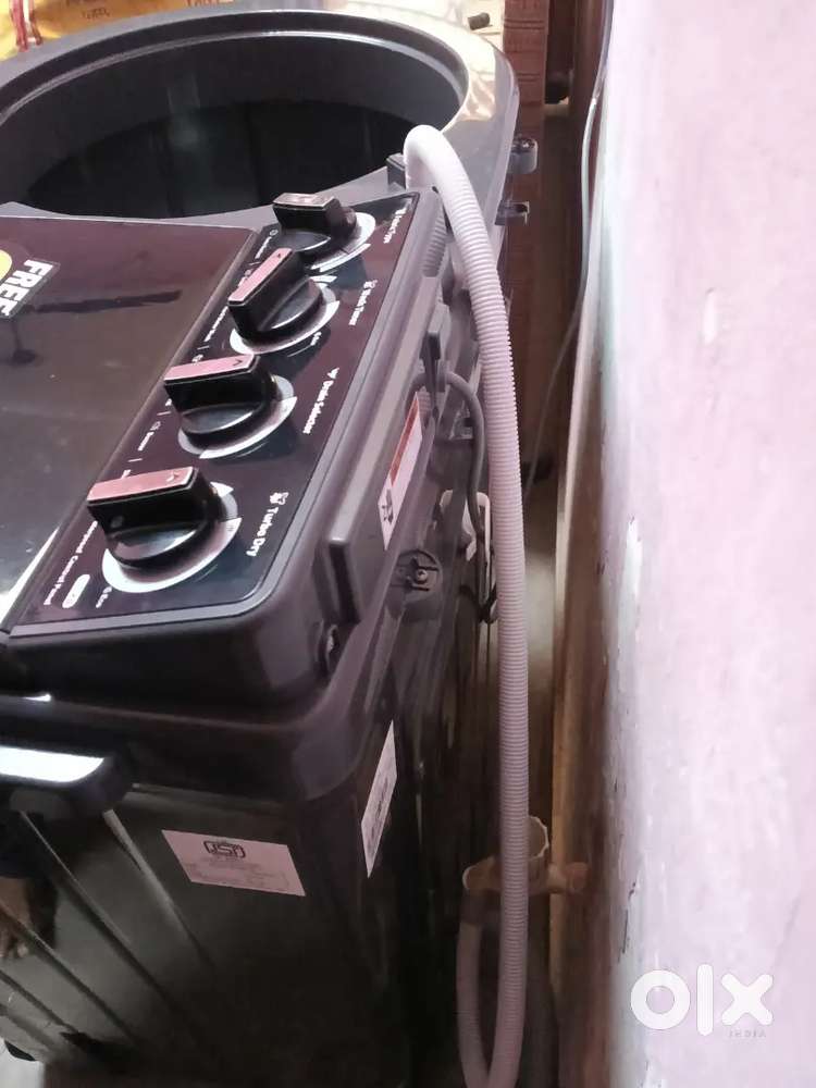 Semi automatic washing machine