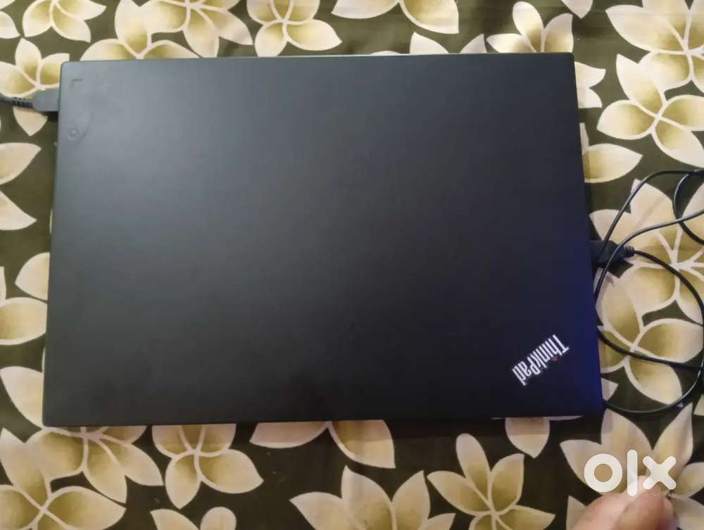 Lenovo ka laptop bechana h new laptop h 6 month hua h liye