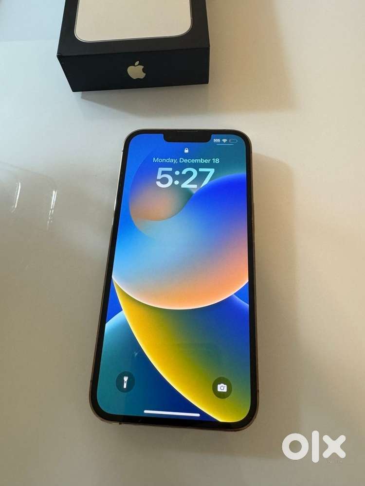 iPhone 13 pro 256gb battery health 75%