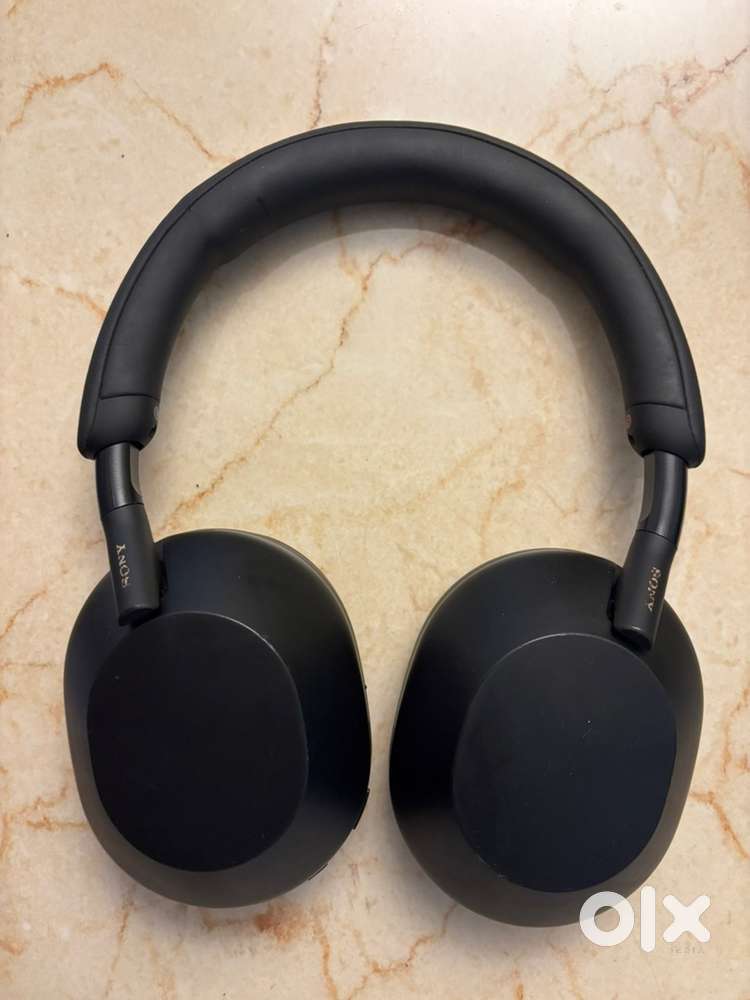 Sony 1000XM5 Noise cancelling headphone