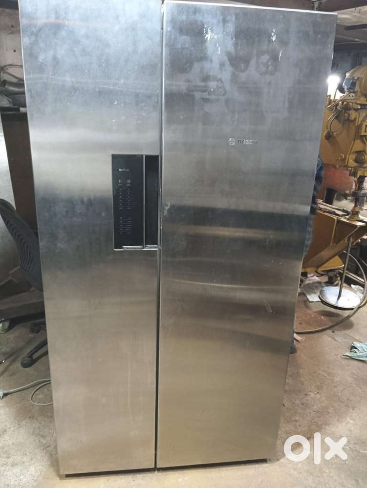 Side by side bosch fridge