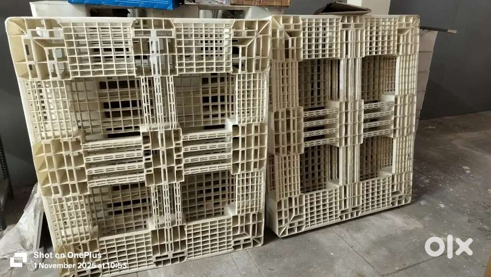 Plastic Heavy Duty Pallets for Sale - 9nos - Size 51*47*6inches