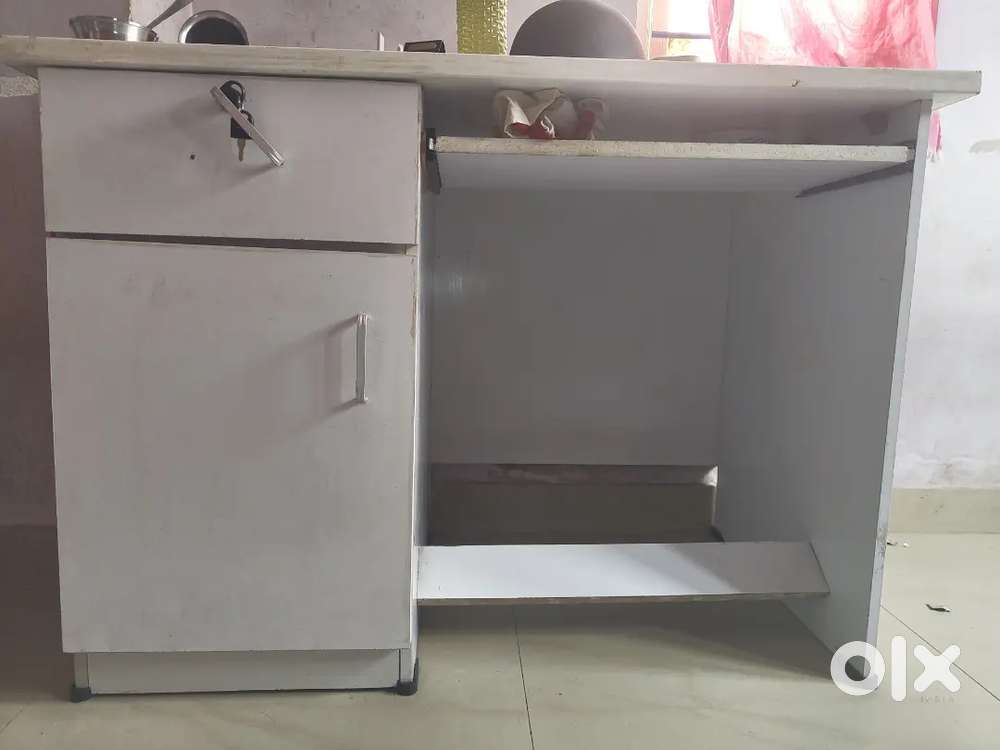 Computer Table