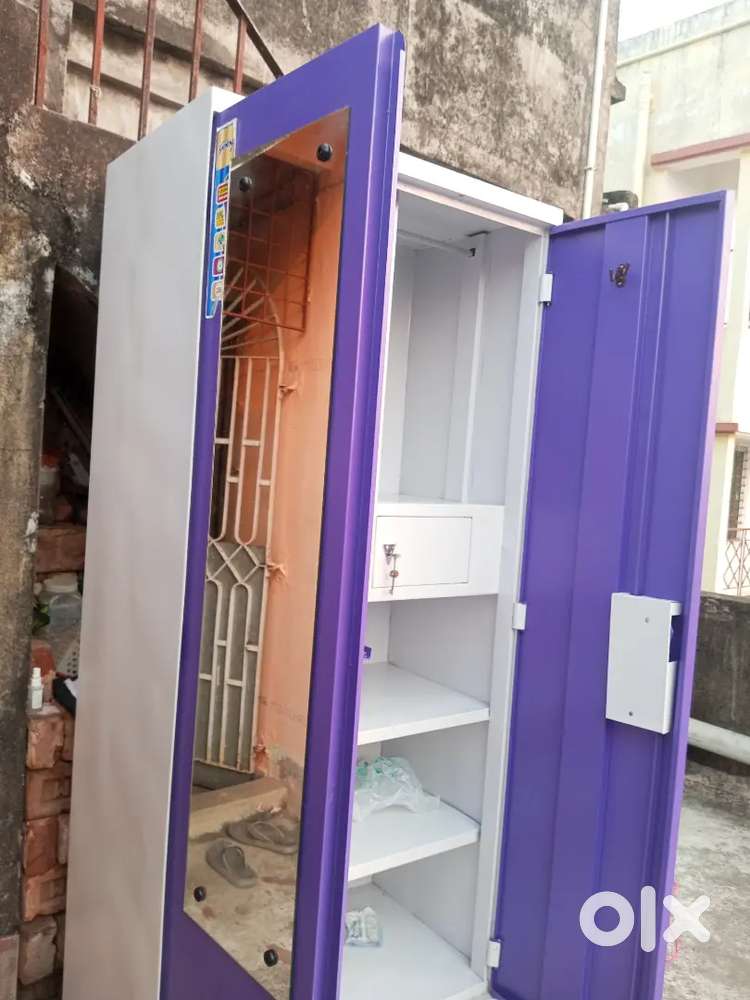 Showroom condition almarih