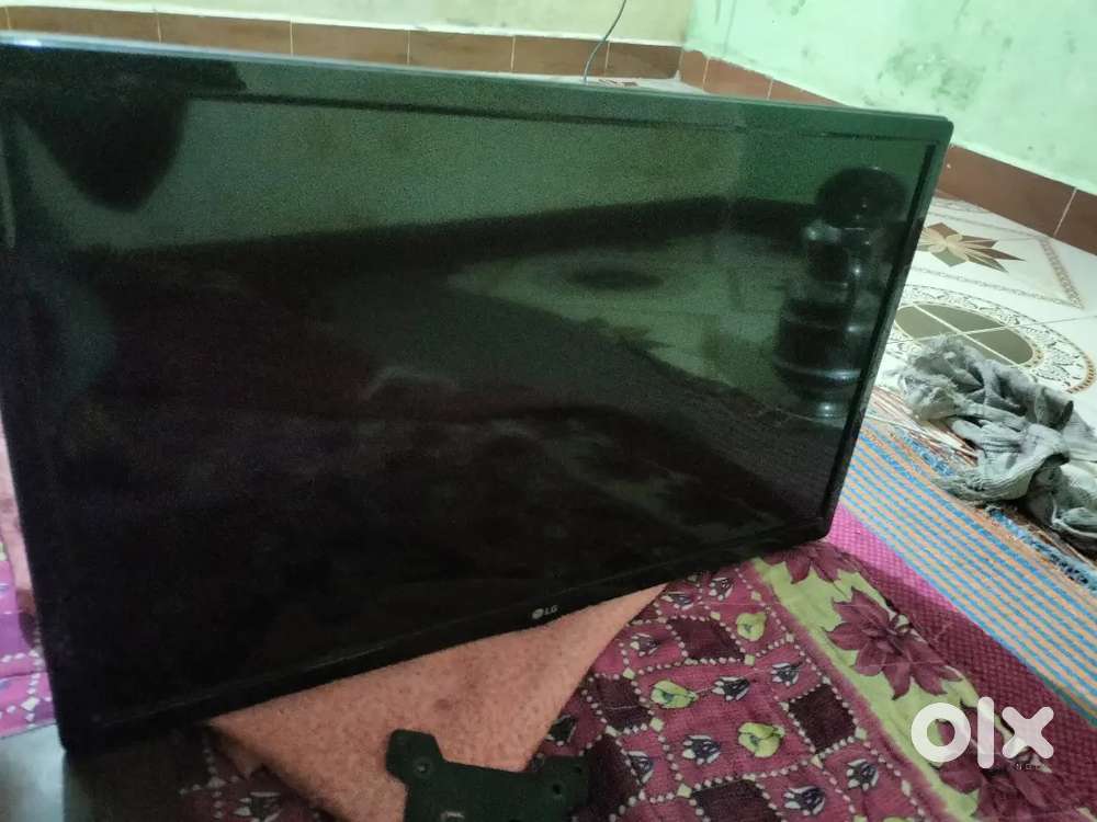 LG TV 24 inches