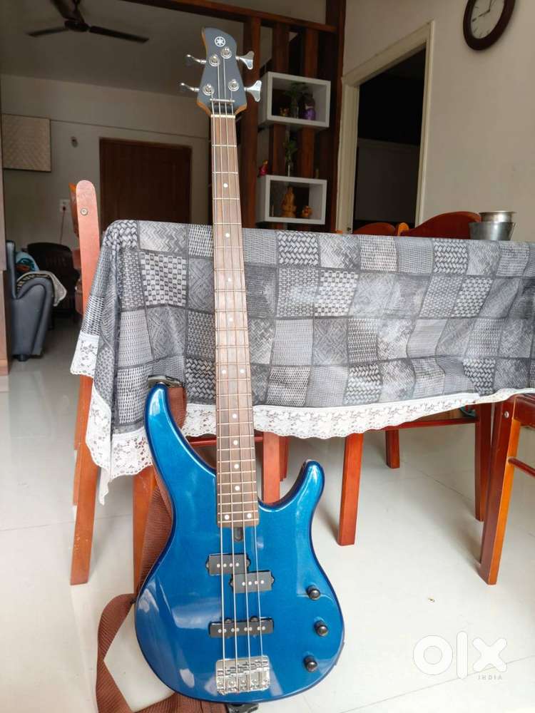 Yamaha bass guitar + Fender Amplifier