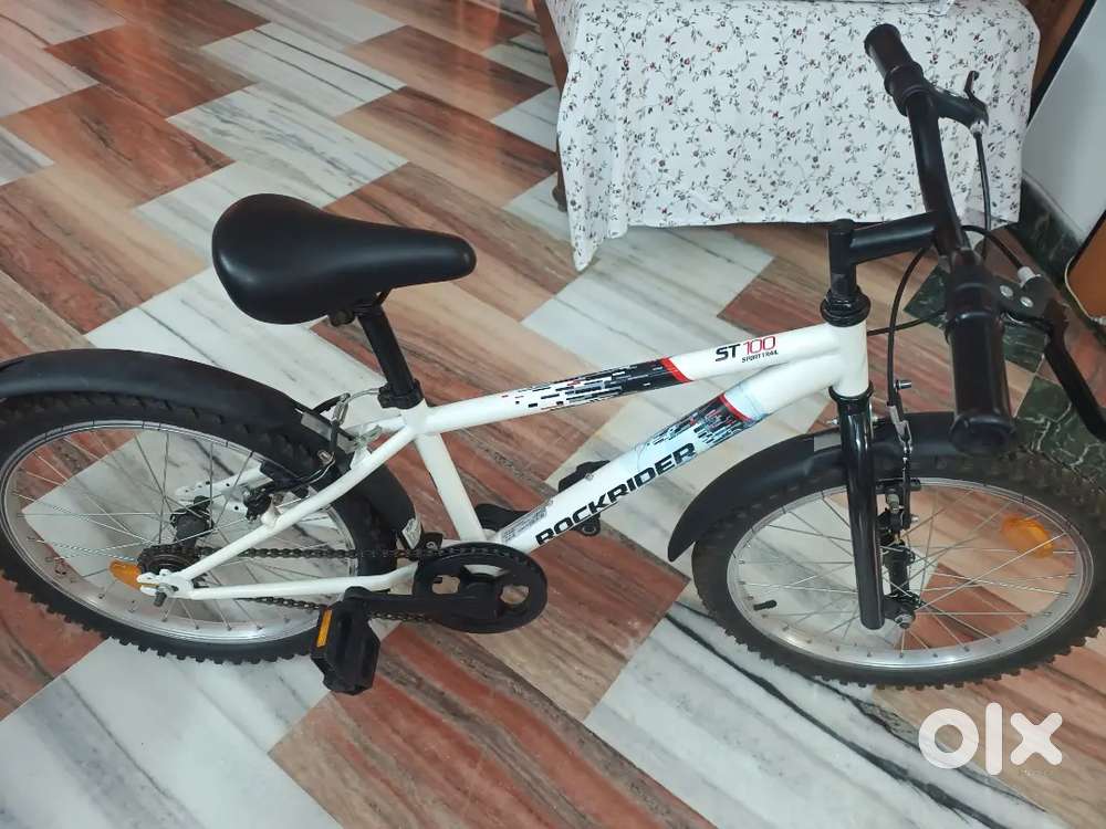 kids cycle with accessories 6-8 yrs (20)-ST100 I yr old sparingly used