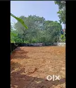 5.5 dismil flat cum plot( no lentre) in best condition near main road.
