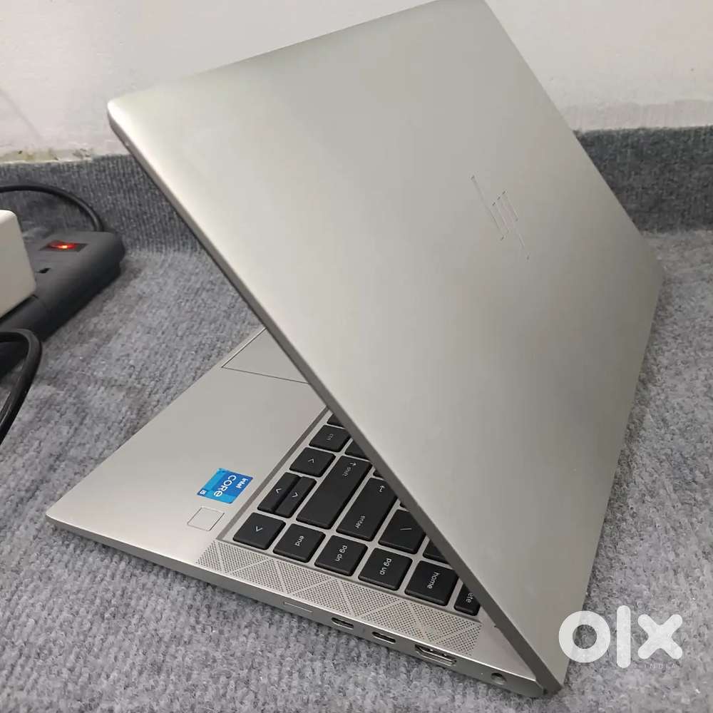 HP Elite Book 840 G8 
Intel Core i5 11 thGen 
16GB Ram 
256GB SSDNvme