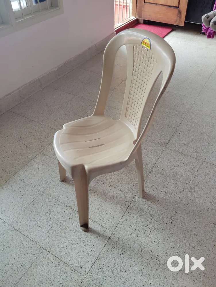 Supreme furniture chairs