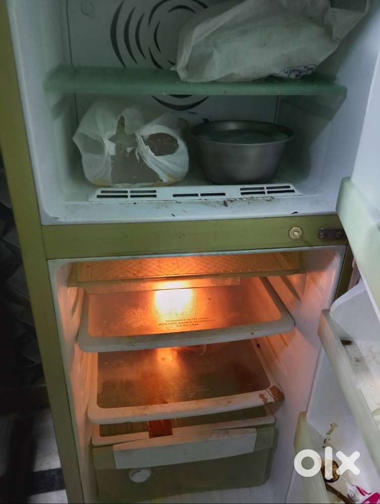 Godrej double door 261L