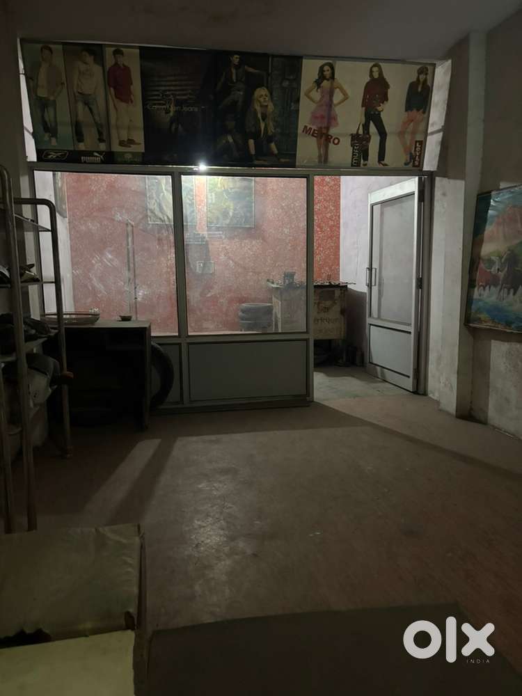 1st floor shop for rent near GNG COLLEGE front gate