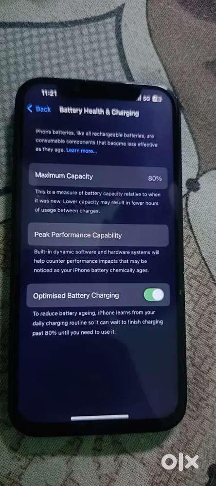 iPhone 13 argent sell (price 24000 only )