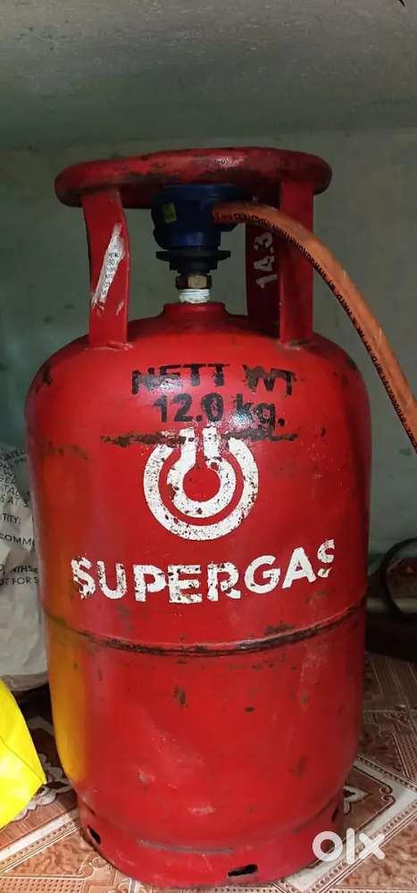 Cylinder with Gas Stove