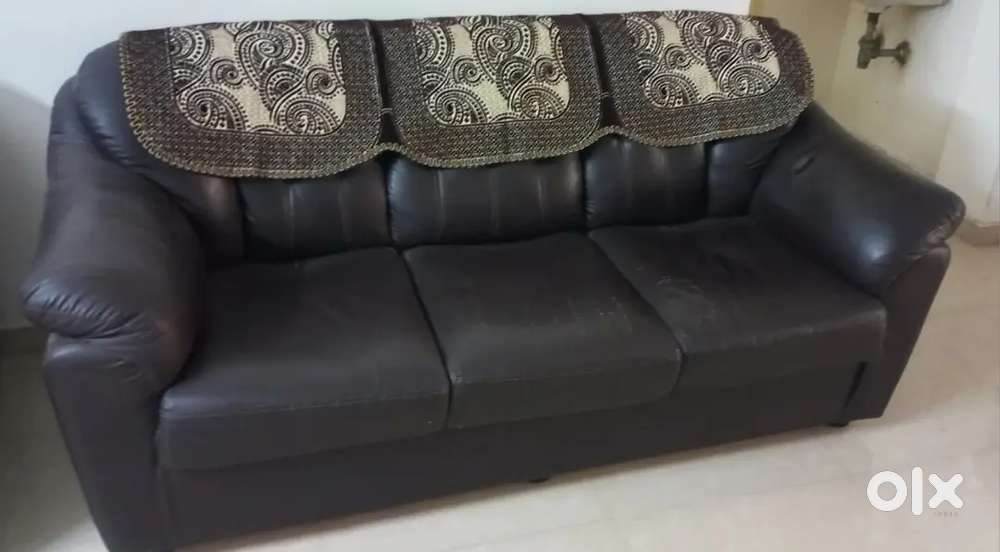 3 SEAT + 2 SINGLE SEAT SOFA GOOD CONDITION
