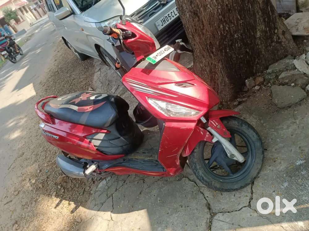 A bike Good condition maestro scooty