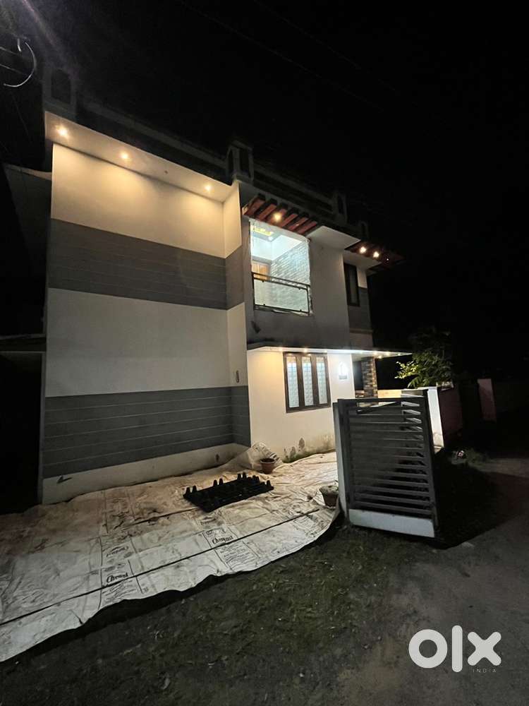 Fully furnished 3 BHK house in Peyad