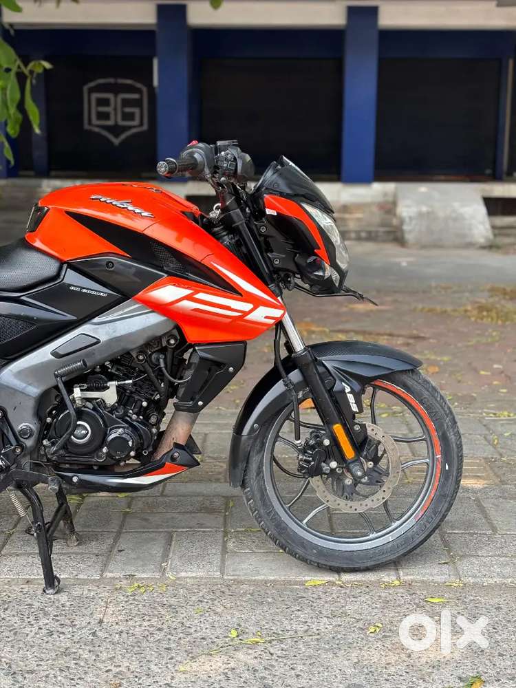 Pulsar NS 125