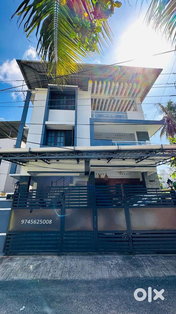 Located at the centre of Trivandrum City