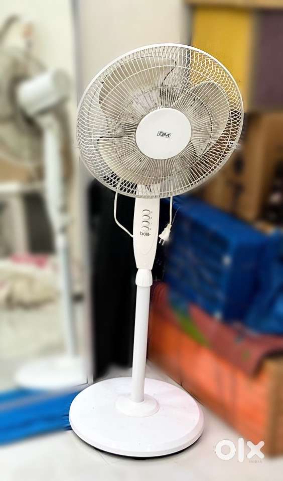 Bolt stand fan