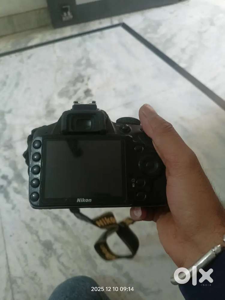 Nikon camera 3200D