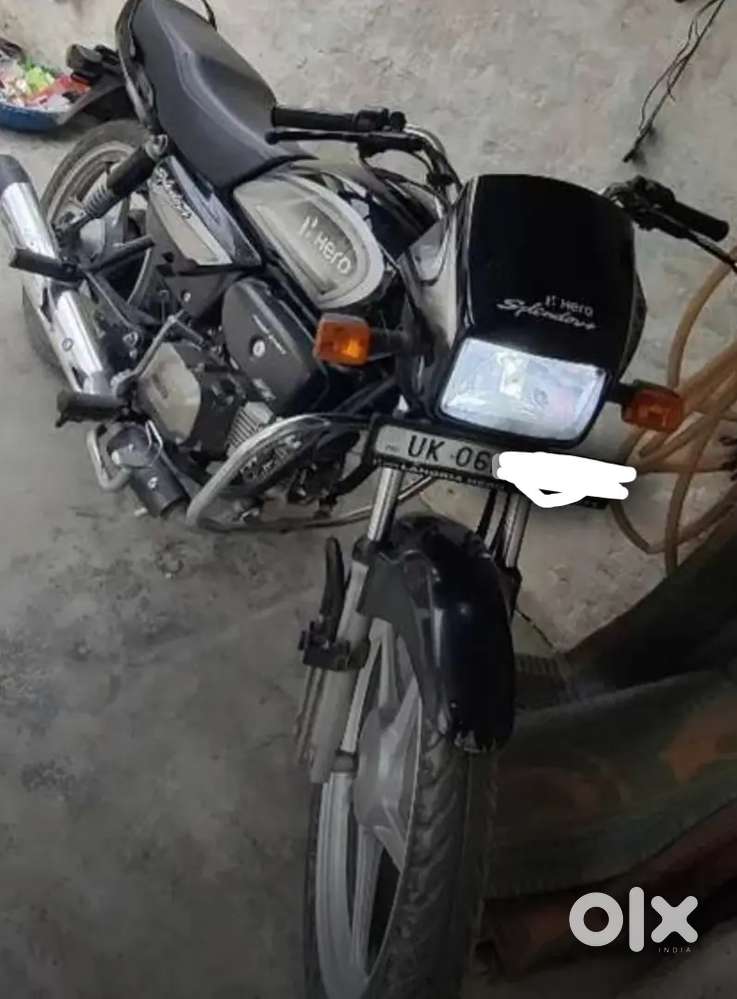 ONLy Lene Bale msg kre Gud condition bike Z Balck SINGLE HAND CHALI h