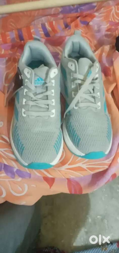 Urgent sell my new shoes branded