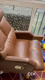 Revolving Office lether Boss chair