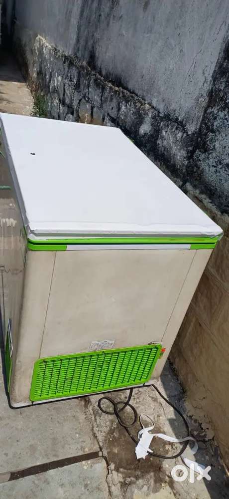 Deep freezer 350 Litre  Rock well