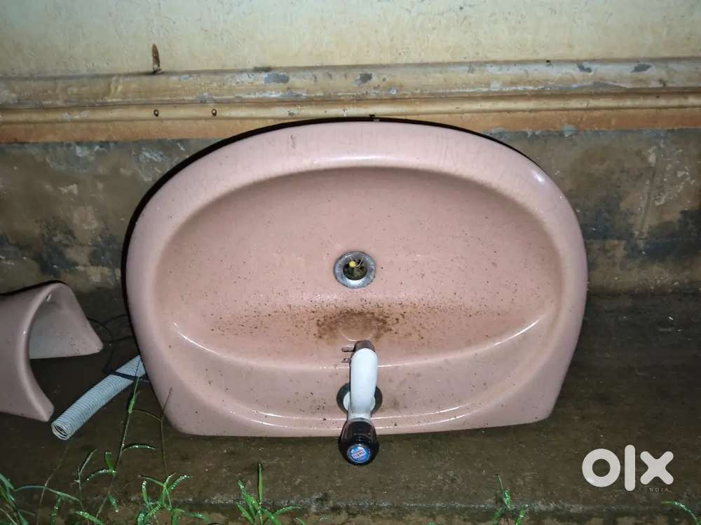 Washbasin full pedastal