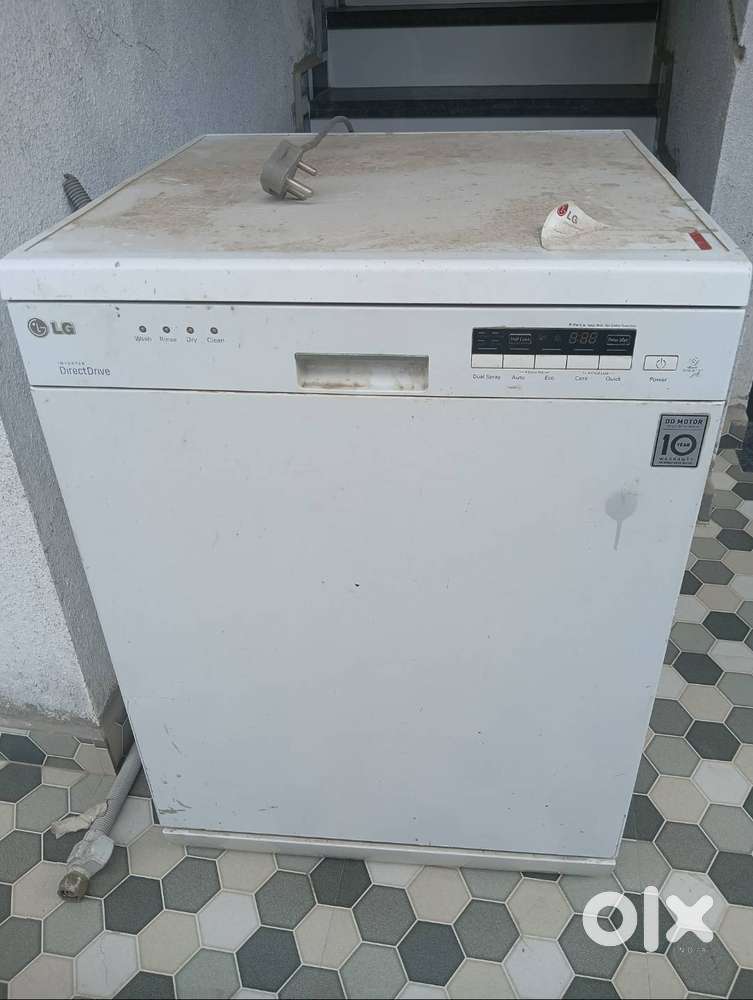 Dish washer