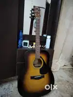 Yamaha FX280 guatar with cover and bill