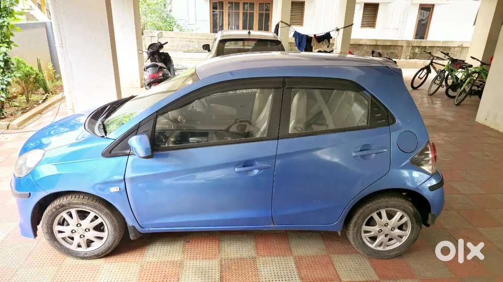 LADY USED 2012 HONDA BRIO VX PETROL