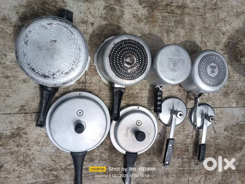 Selling kitchen utensils 1 year old