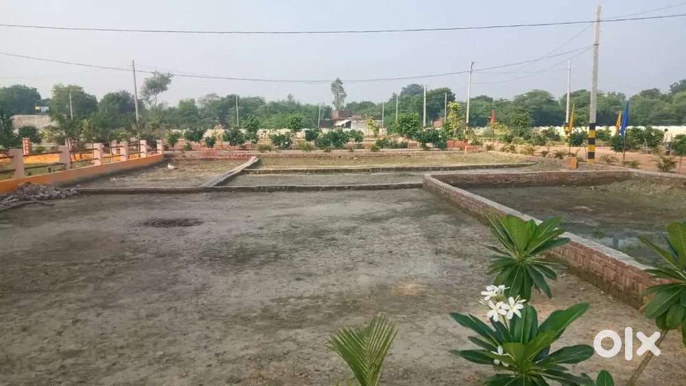 पुलिस हेडक्वार्टर फीनिक्स पलस्सियो मॉल से 14 मिनट कि दूरी पर प्लाट