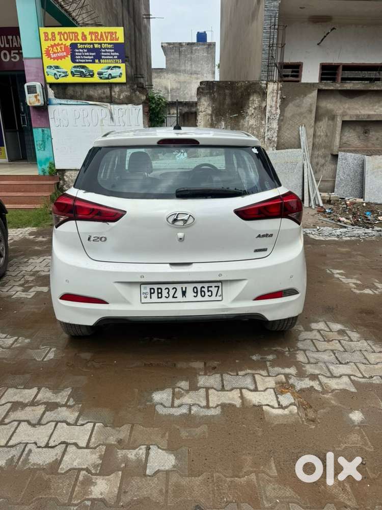 Hyundai i20 2017 Diesel 130000 Km Driven