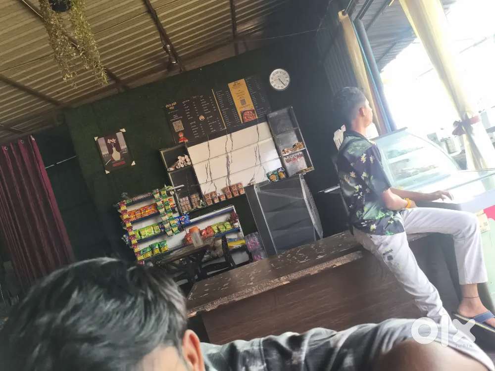 Waiter, mistri ki jarurat hai sampark kre
