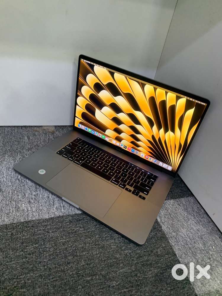 Apple MacBook Pro 2019 TouchBar i9 32GB 512GB Warranty